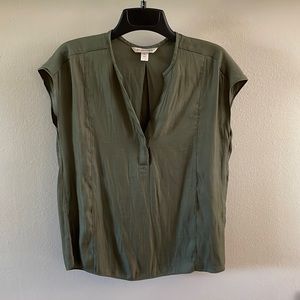 Banana Republic Sleeveless Blouse EUC